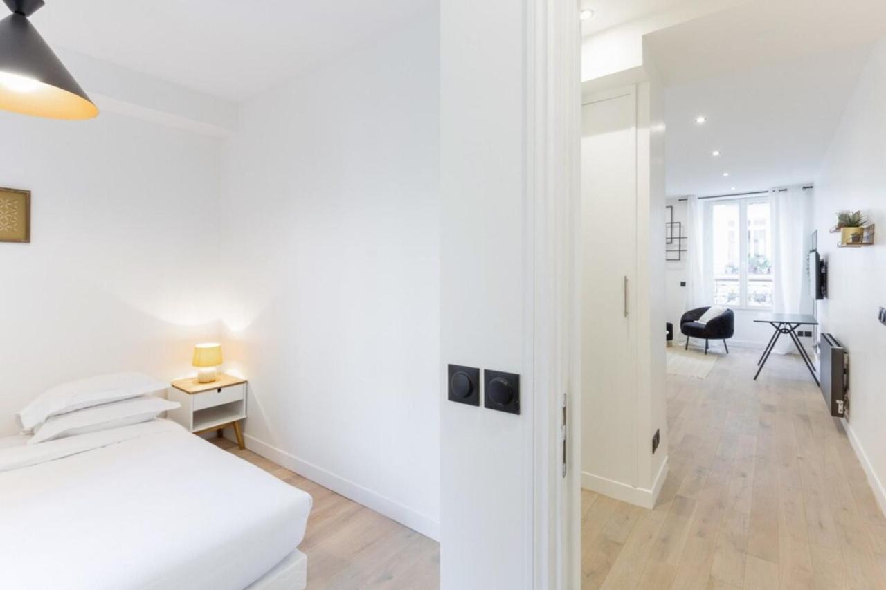 Amazing 2 Bedroom Parisian Flat Paris