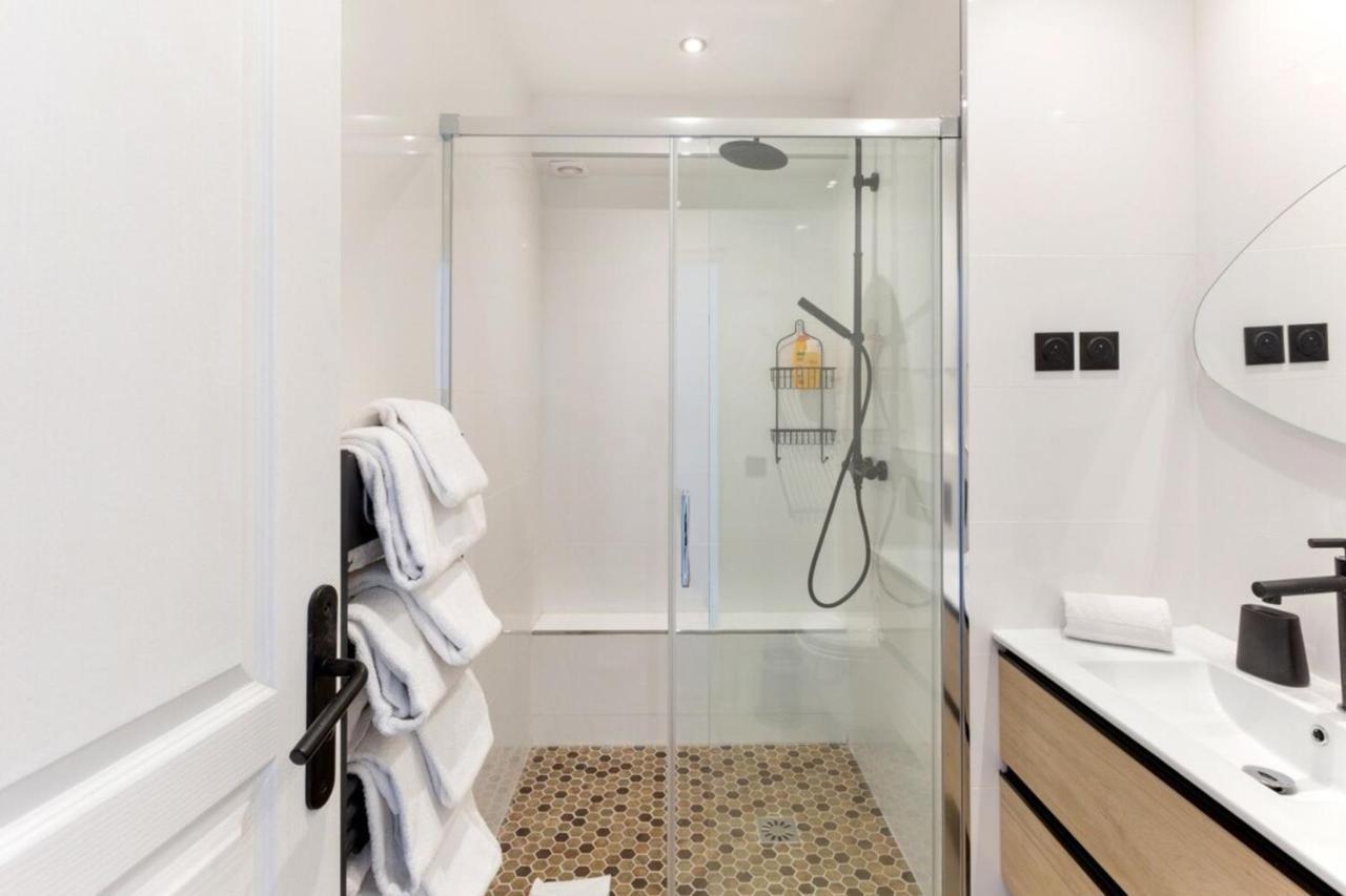 Amazing 2 Bedroom Parisian Flat