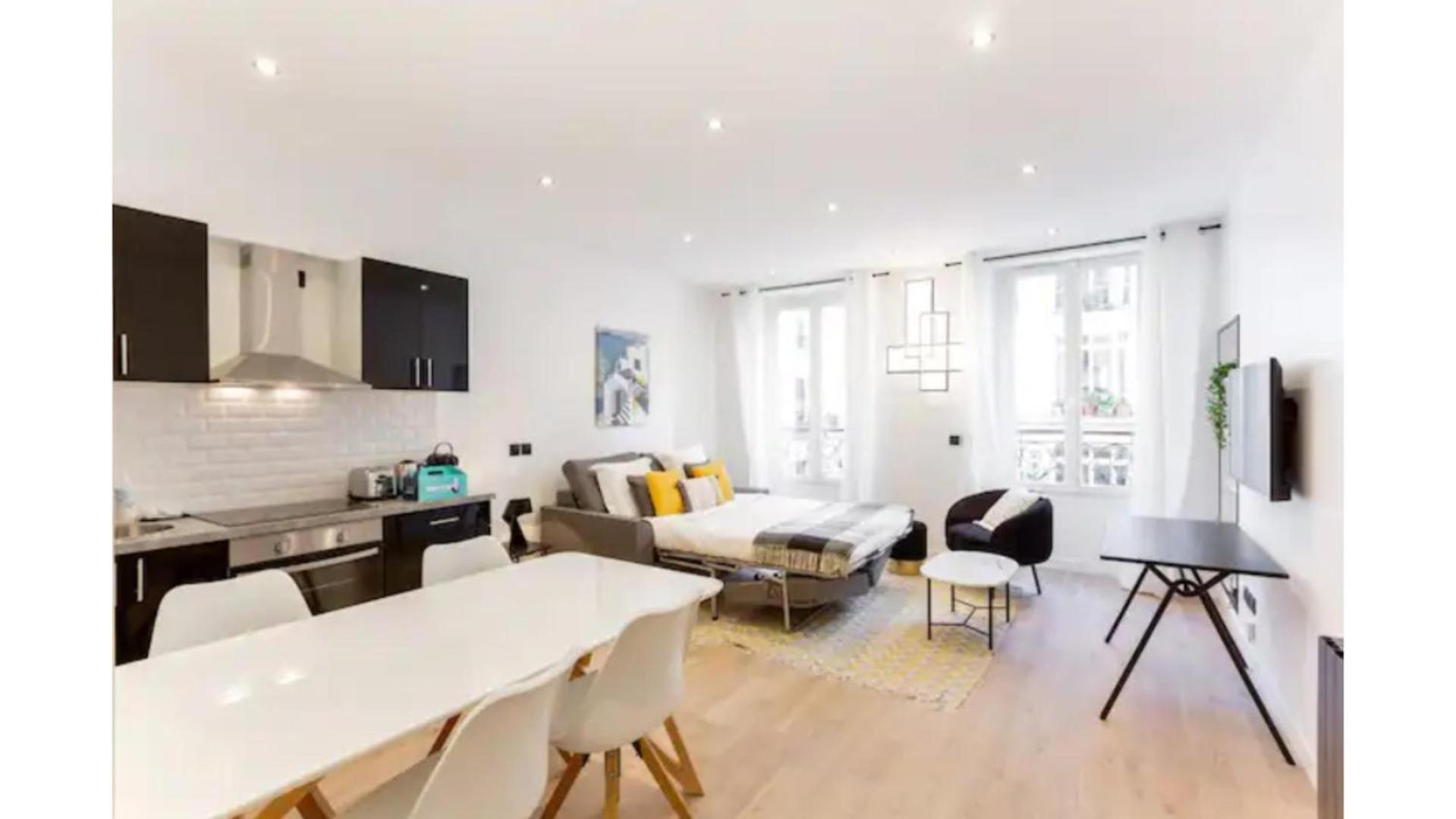 Amazing 2 Bedroom Parisian Flat *