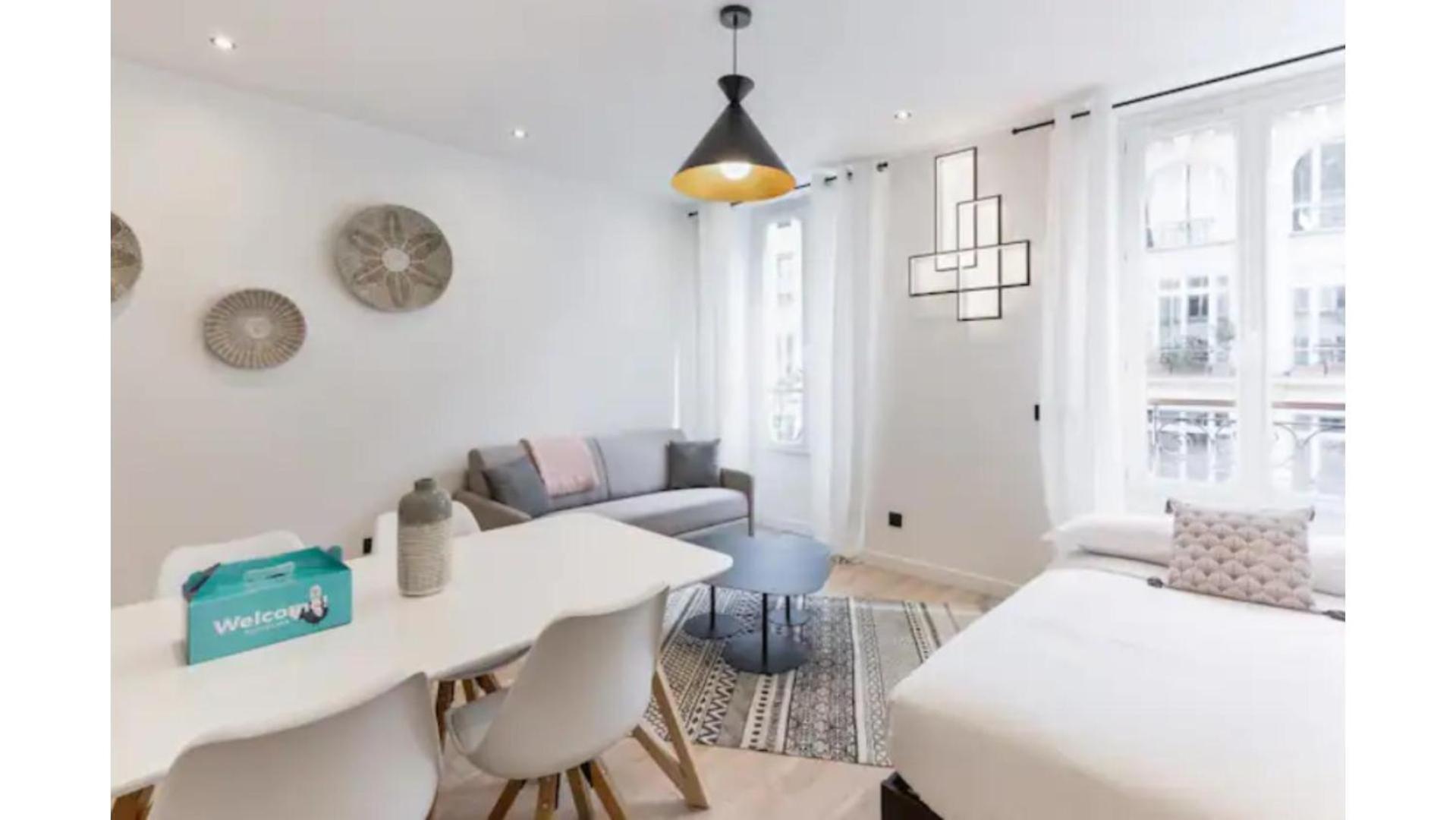 Amazing 2 Bedroom Parisian Flat * Paris