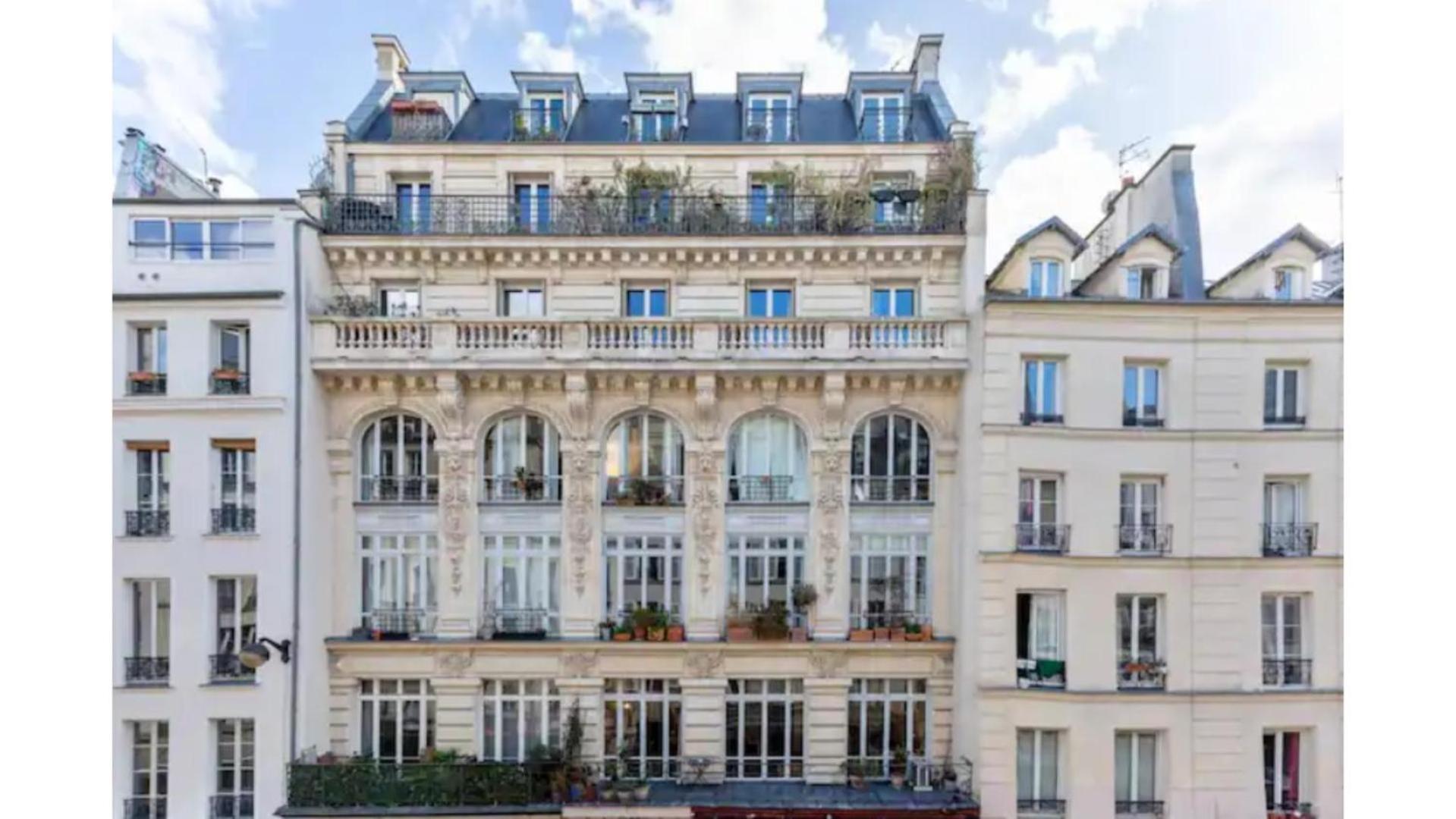 Amazing 2 Bedroom Parisian Flat * Paris