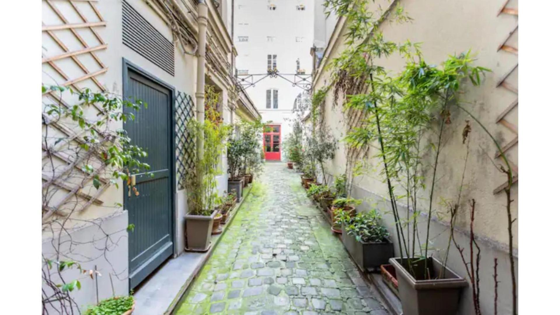 Amazing 2 Bedroom Parisian Flat Apartment Paris