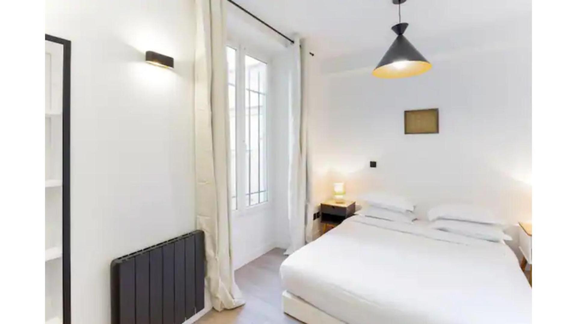 Apartment Amazing 2 Bedroom Parisian Flat *