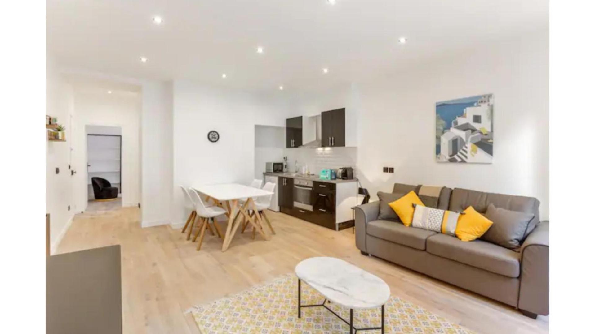 Amazing 2 Bedroom Parisian Flat Apartment Paris